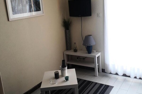 Knus appartement op 300m van strand in Hyères, uitzicht op Gouden Eilanden - thumbnail 5