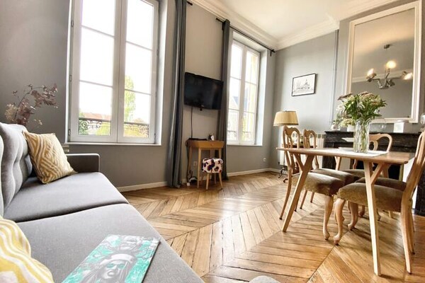 Au Fil De L'eau: Romantisch appartement met uitzicht op de Tempel Neuf in Metz - thumbnail 4