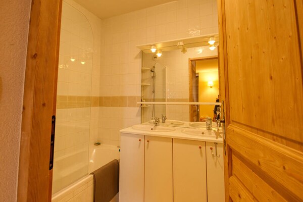 Ruim appartement in Morillon, direct aan de piste voor 8 personen - thumbnail 4
