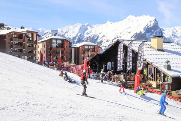 Ski-in/ski-out appartement voor 7 aan de piste in Morillon 1100 - thumbnail 1