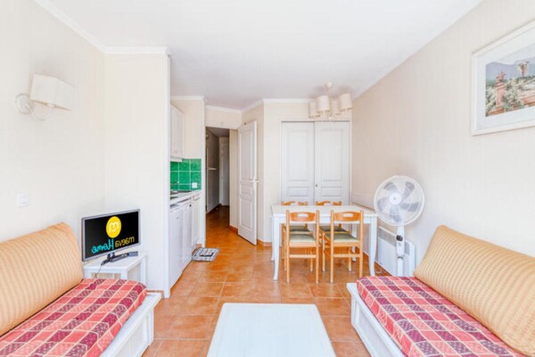 Knus appartement bij het meer op 4 km van de Middellandse Zee - thumbnail 4