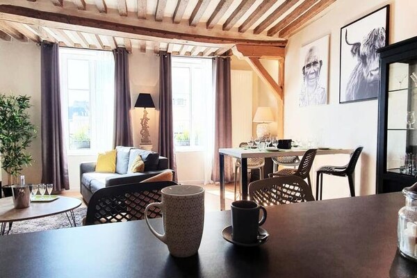 Stijlvol appartement in historisch St. Sauveur, Caen – vlakbij centrum - thumbnail 1