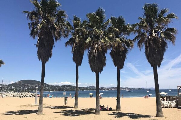 Chalet voor 5 personen met terras, op 2 km van het strand bij Saint-Tropez - thumbnail 2