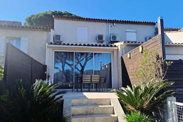 Luxueus gerenoveerd appartement met 2 slaapkamers op Domaine Font Mourier, 3 km van zee - thumbnail 1