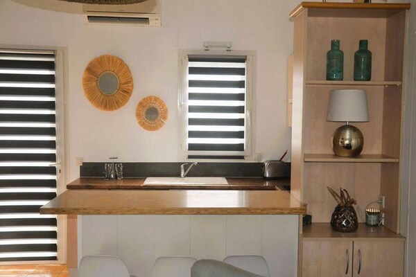 Houten chalet voor 6 personen bij Saint-Tropez met airco en tuin - thumbnail 6