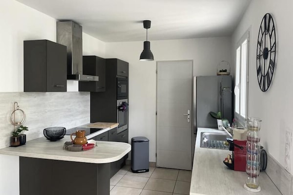 Villa Lisa: Eigen huis met verwarmd zwembad op loopafstand van centrum - thumbnail 5