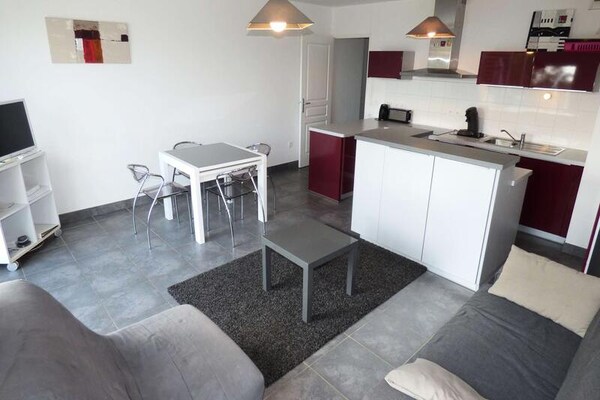 Modern appartement met zeezicht in hartje Les Sablettes, Côte d'Azur - thumbnail 2