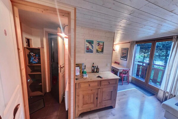 Compact chalet voor 4 personen nabij de pistes in Les Carroz - thumbnail 6