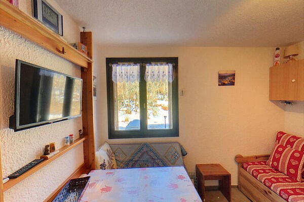 Knusse berghut nabij de pistes in Les Carroz – 4 personen - thumbnail 1