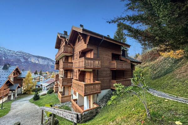 Duplexstudio met balkon en uitzicht, 150m van centrum Les Carroz-d'Arâches - thumbnail 2