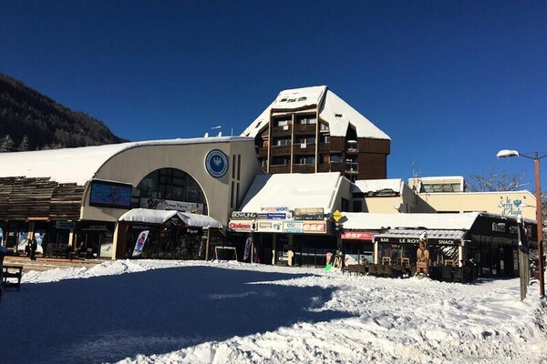Knus appartement voor 4 aan voet skilift in St Chaffrey - thumbnail 1