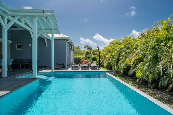 Luxe villa met 4 suites, privézwembad en tuin op 3 minuten van het strand - thumbnail 6