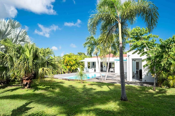 Villa Rosa: luxe appartement met zwembad in Saint-François, Guadeloupe - thumbnail 2