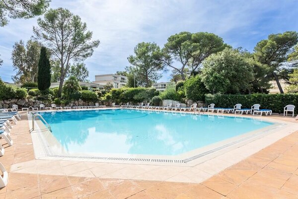 Gerenoveerd appartement nabij strand en baai in Saint-Raphaël - thumbnail 6