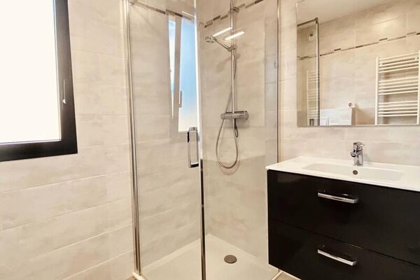 Comfortabel appartement in Propriano met zeezicht voor 6 personen - thumbnail 4