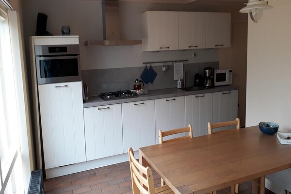 Vrijstaande bungalow De Schelp 14 met zonnige tuin bij Sint Maartenszee - thumbnail 4