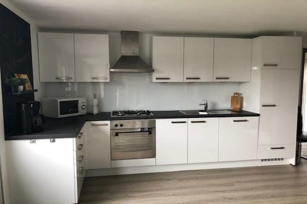 Vrijstaande familiebungalow met overdekt terras in Sint Maartenszee - thumbnail 4