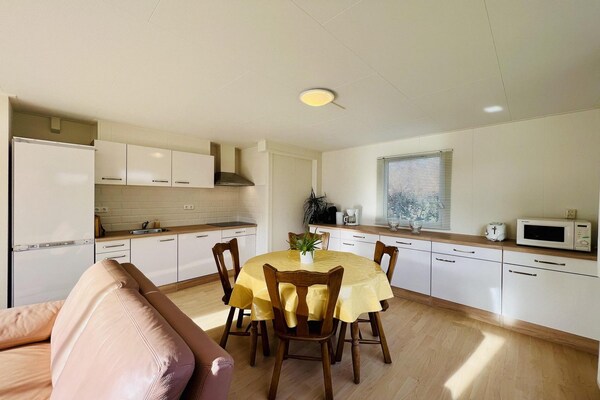 Renovatiebungalow Eb en Vloed 55: rustig aan de rand van Sint Maartenszee - thumbnail 3