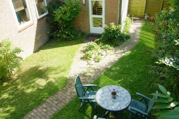 Gezellig zomerhuis in Petten: rust, bos & strand op 400 meter - thumbnail 5