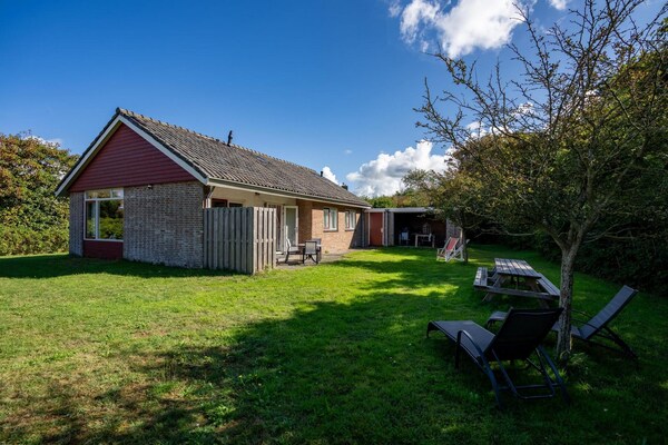 Vrijstaand vakantiehuis in Petten: strand, bos en ruimte voor 8 personen - thumbnail 1
