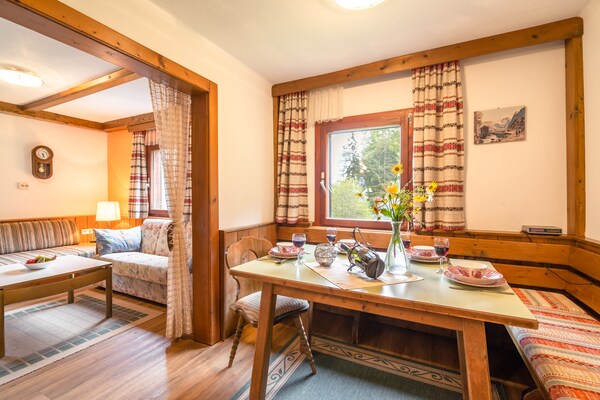 Rustiek chalet aan de bosrand in Bad St. Leonhard met panoramisch uitzicht - thumbnail 3