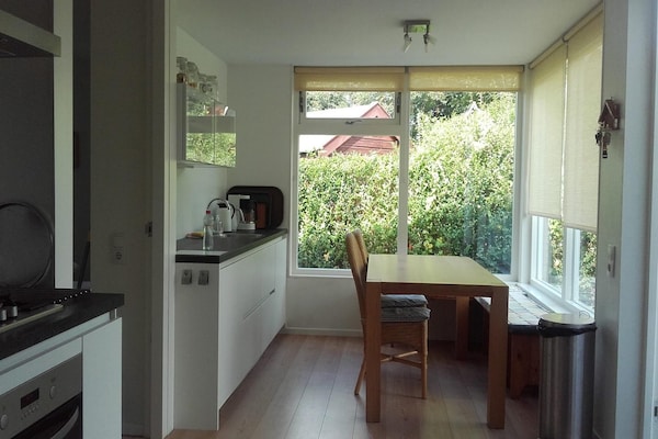 Charmante vrijstaande bungalow in Sint Maartenszee, 500m van strand - thumbnail 3