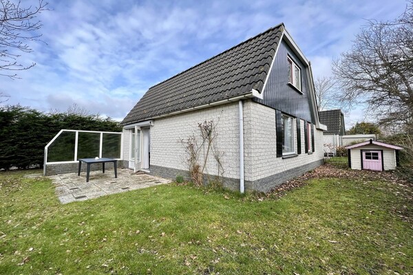 Gezellige vrijstaande bungalow voor 6 personen bij strand en duinen - thumbnail 2