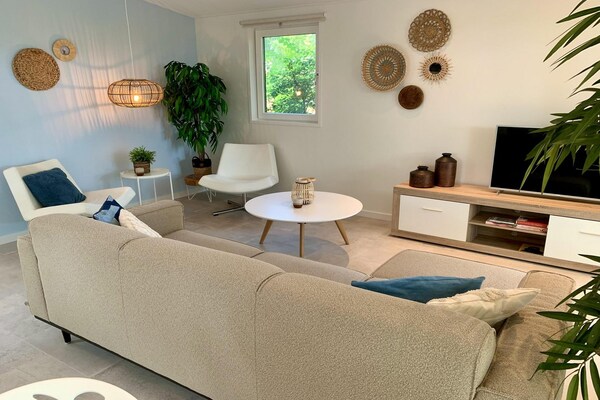 Modern chalet Campanula 136 met uitzicht op bollenvelden in Sint Maartenszee - thumbnail 6
