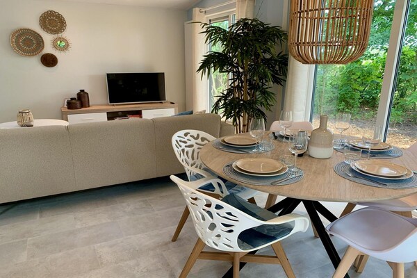 Modern chalet Campanula 136 met uitzicht op bollenvelden in Sint Maartenszee - thumbnail 5