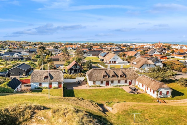 Ruim vakantiehuis voor 8 personen met zwembad en sauna op 1 km van strand - thumbnail 3