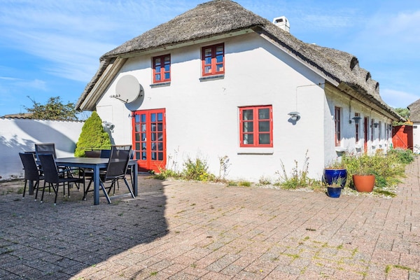 Uniek vakantiehuis voor 16 personen met zwembad en sauna, 1 km van strand in Blokhus - thumbnail 2