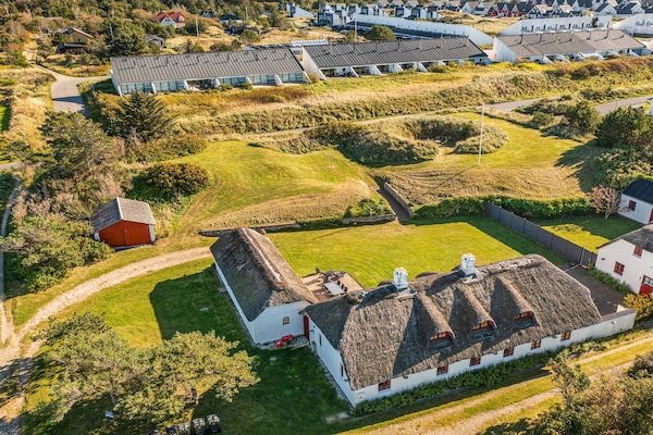 Uniek vakantiehuis voor 16 personen met zwembad en sauna, 1 km van strand in Blokhus - thumbnail 6