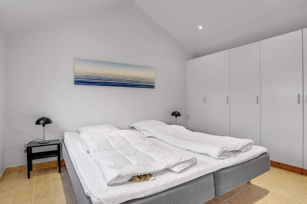 Centraal gelegen gerenoveerd vakantiehuis op 250m van de zee in Løkken - thumbnail 3