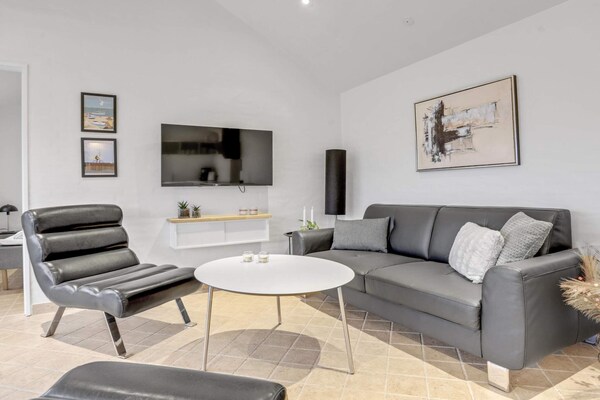 Centraal gelegen gerenoveerd vakantiehuis op 250m van de zee in Løkken - thumbnail 5
