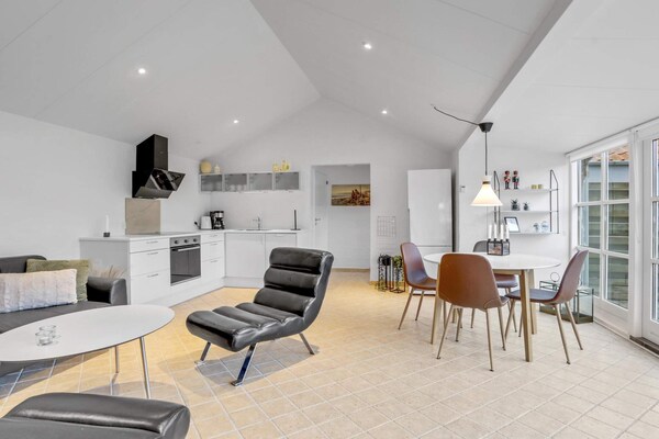 Centraal gelegen gerenoveerd vakantiehuis op 250m van de zee in Løkken - thumbnail 6