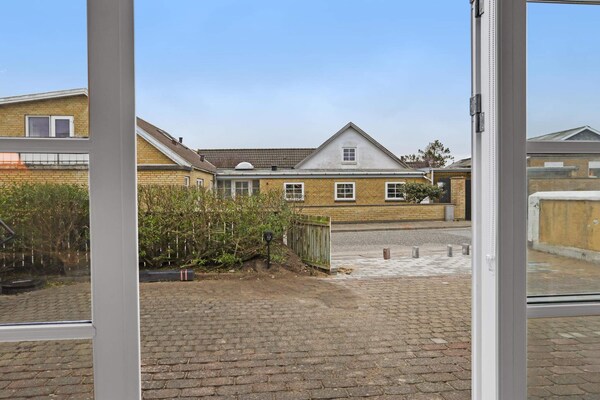 Centraal gelegen gerenoveerd vakantiehuis op 250m van de zee in Løkken - thumbnail 1