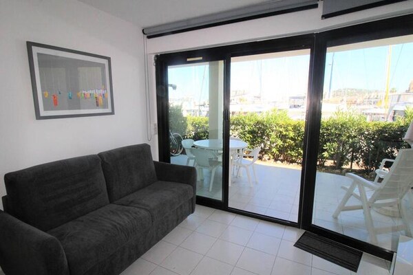 Appartement aan de Côte d'Azur met panoramisch uitzicht over de Golf van Saint-Tropez - thumbnail 1