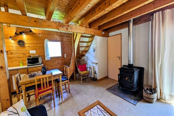 Authentiek chalet voor 6 personen in La Féclaz met tuin en gedeeld zwembad - thumbnail 2