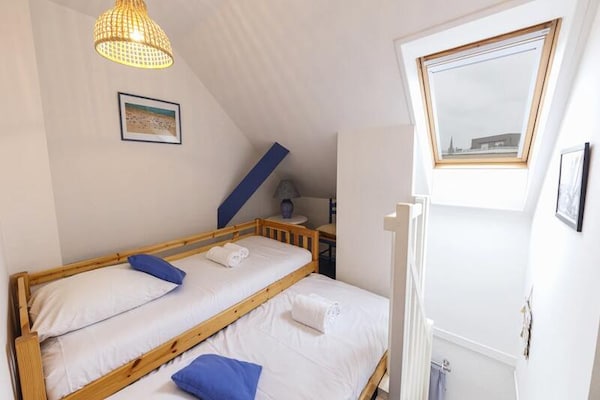 Licht appartement met balkon en uitzicht op de haven van Arzon - thumbnail 6