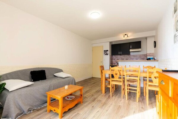 Ruim appartement voor 8 personen aan de voet van de Pyreneeën in Germ - thumbnail 2