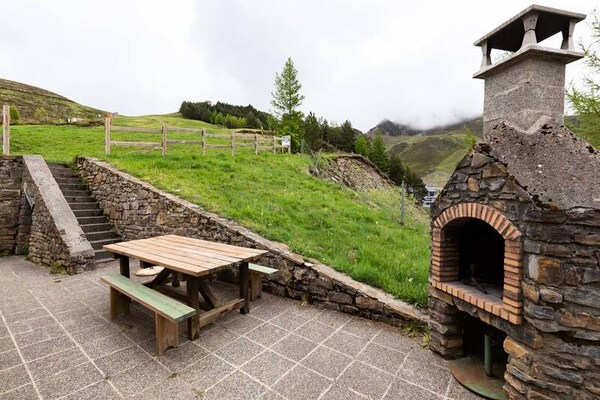 Rustiek appartement voor 6 in GERM, vlakbij Peyragudes met terras - thumbnail 4