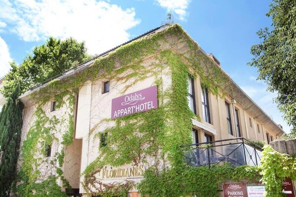 Luxe studio in Aix-en-Provence met zwembad en terras - thumbnail 1
