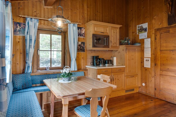 Authentiek houten chalet op 1300m met uitzicht op Nationaal Park Hohe Tauern - thumbnail 2