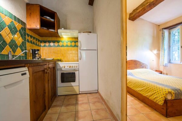 Authentiek appartement op 6 ha domein met zwembad in Flayosc, Provence - thumbnail 5
