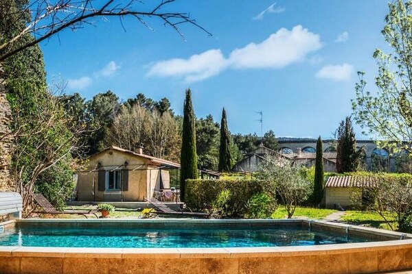 Charmant rivierappartement met verwarmd zwembad in Fontaine-de-Vaucluse - thumbnail 2