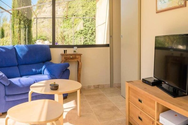 Charmant rivierappartement met verwarmd zwembad in Fontaine-de-Vaucluse - thumbnail 3