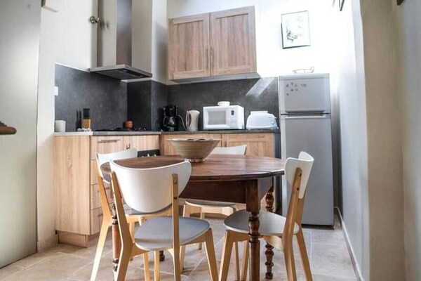 Charmant rivierappartement met verwarmd zwembad in Fontaine-de-Vaucluse - thumbnail 6