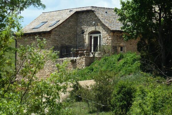Ruim vakantieappartement voor 7 personen bij La Canourgue met zwembad - thumbnail 1