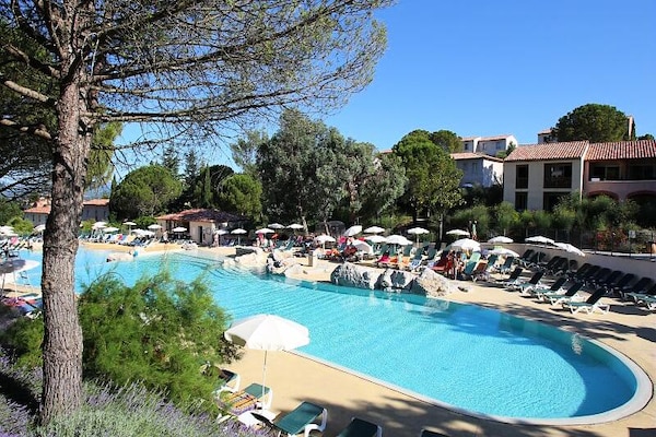 Rustiek appartement met terras en zwembad in de Ardèche - thumbnail 3