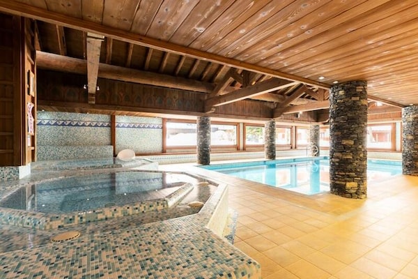 Appartement 6 personen in Arâches-la-Frasse met zwembad, sauna & jacuzzi - thumbnail 1